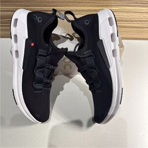 NEW On Cloud Cloudeasy Size 8 Womens